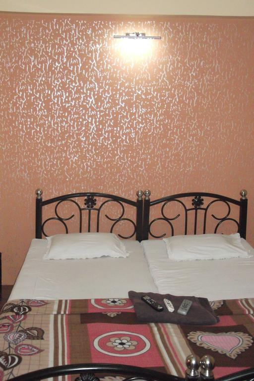 Megacity Inn Kalkutta Szoba fotó